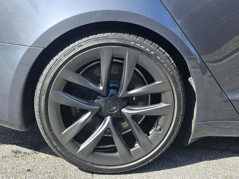 Used 2022 Tesla Model S AWD image 15