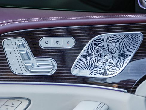 Used 2021 Mercedes-Benz Maybach GLS 600 4MATIC image 24