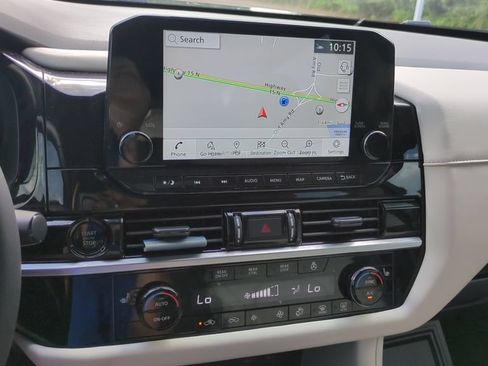 Used 2025 Nissan Pathfinder SL FWD image 18