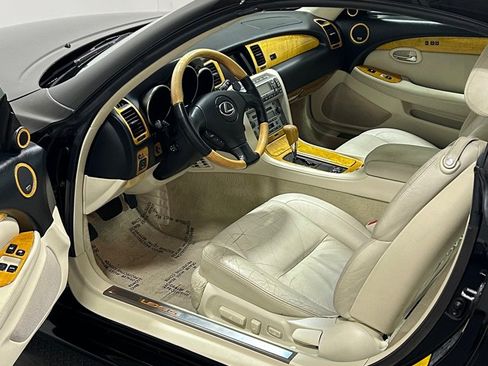 Used 2002 Lexus SC 430 Convertible image 8