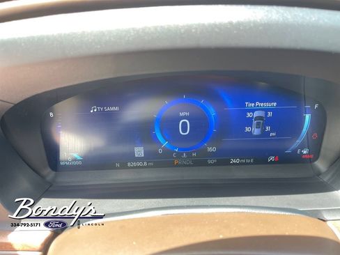 Used 2022 Ford Explorer King Ranch w/ Premium Technology Package AWD/4WD image 4