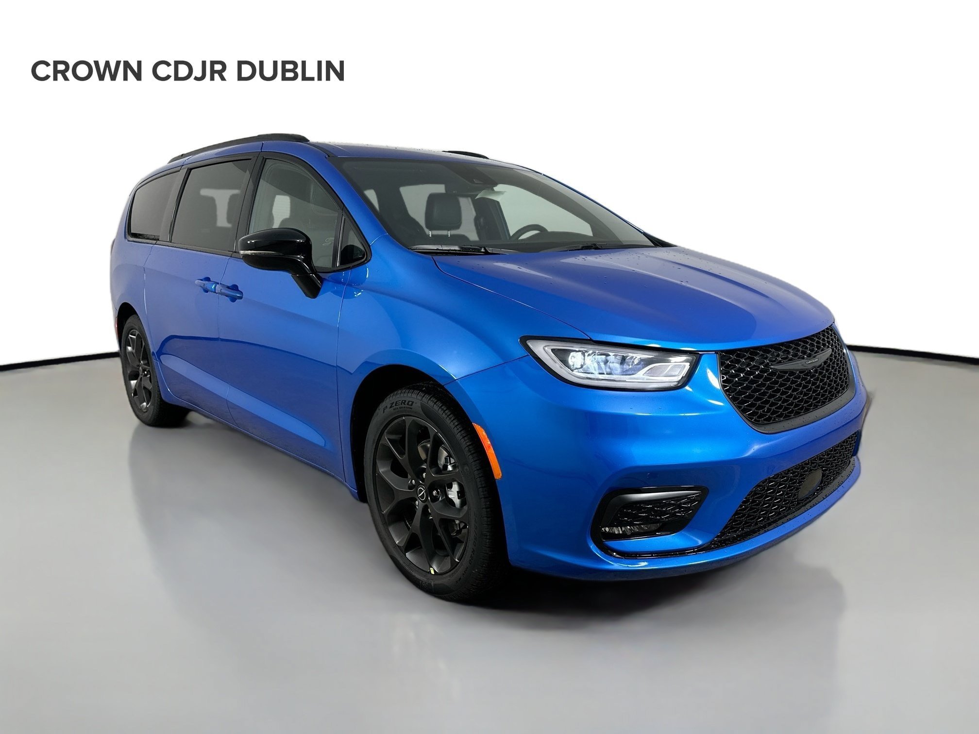 New 2026 Chrysler Pacifica Select w/ S Appearance Package FWD image 3