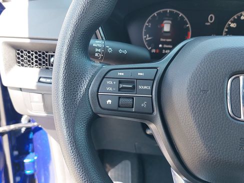 Used 2023 Honda CR-V LX image 16