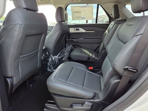 New 2026 Ford Explorer Active image 5