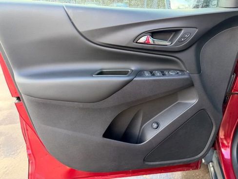 Used 2019 Chevrolet Equinox LT w/ Driver Convenience Package image 18