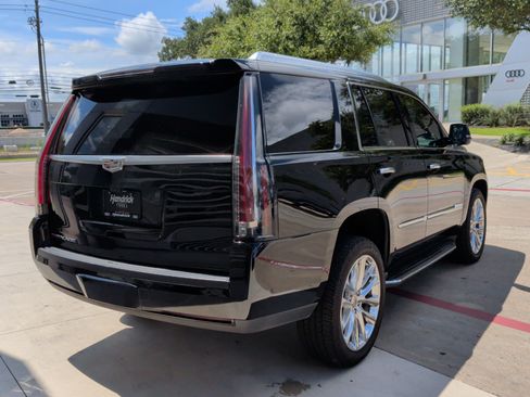 Used 2019 Cadillac Escalade Luxury RWD image 10