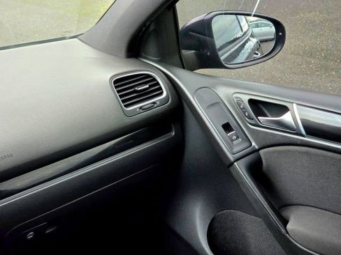 Used 2013 Volkswagen GTI 2-Door image 21