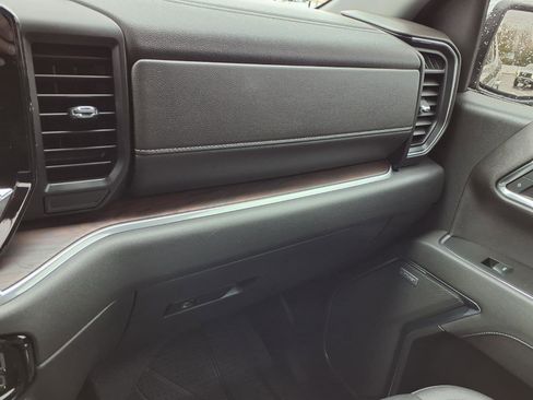 Used 2022 GMC Sierra 1500 SLT w/ SLT Premium Package image 17