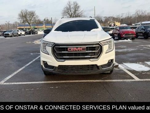 Used 2022 GMC Terrain AT4 image 2