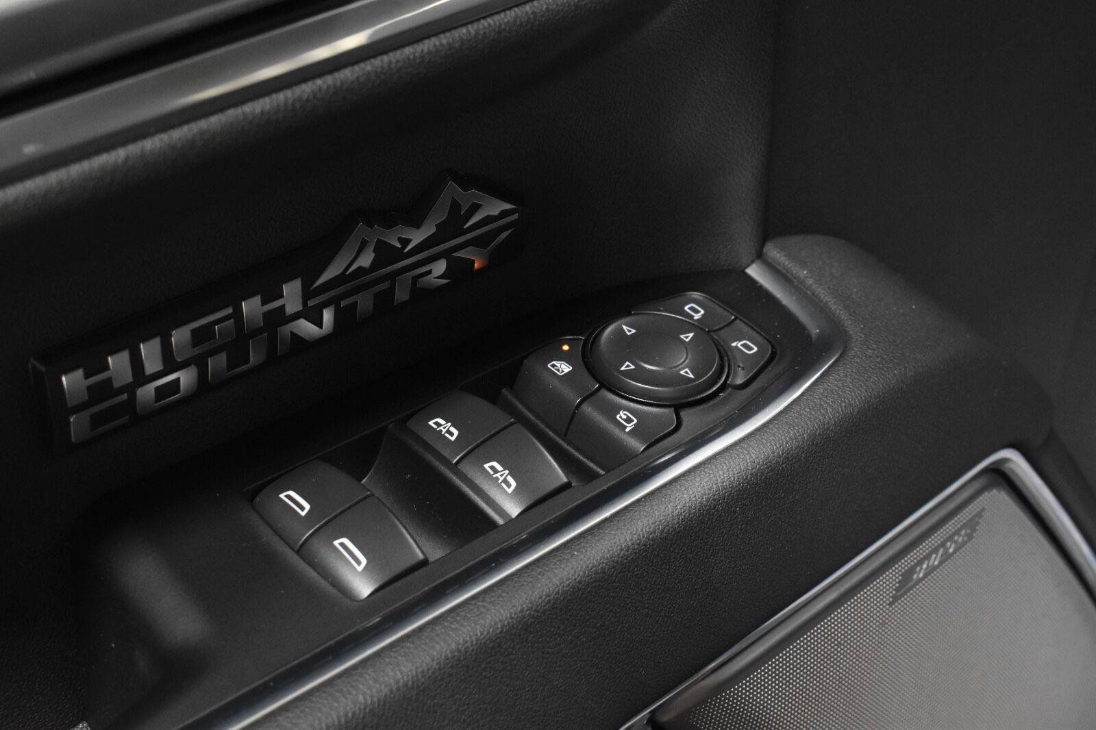 Used 2026 Chevrolet Silverado 1500 High Country w/ Technology Package AWD/4WD image 10