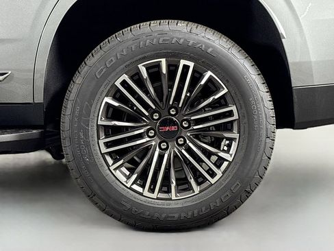 Used 2025 GMC Yukon Elevation AWD/4WD image 34