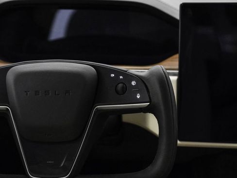 Used 2023 Tesla Model X AWD/4WD image 25