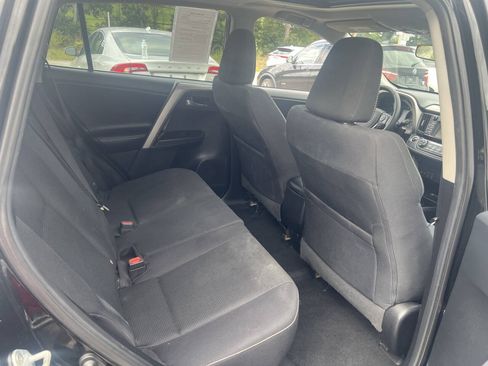 Used 2018 Toyota RAV4 XLE AWD/4WD image 13