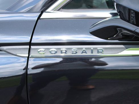 Used 2025 Lincoln Corsair AWD w/ Towing Package image 6
