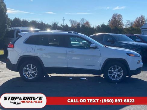 Used 2015 Jeep Cherokee Latitude w/ Cold Weather Group image 5