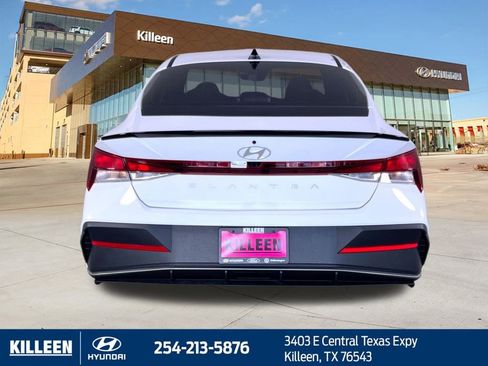 Used 2025 Hyundai Elantra Sport FWD image 8