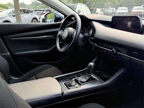 Used 2022 MAZDA MAZDA3 s image 26