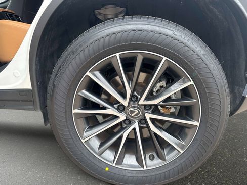 Used 2025 Lexus NX 250 FWD w/ Towing Package (2000 Lbs) image 29