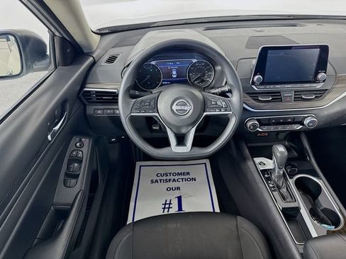 Used 2024 Nissan Altima 2.5 SV FWD image 21