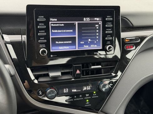 Used 2024 Toyota Camry SE image 26