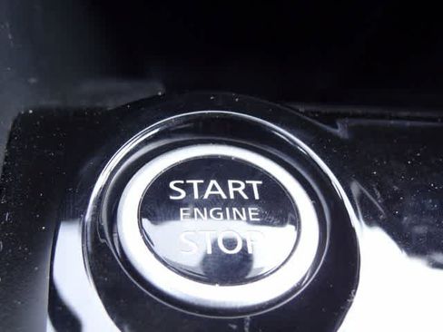 Used 2025 Nissan Versa SV FWD image 27