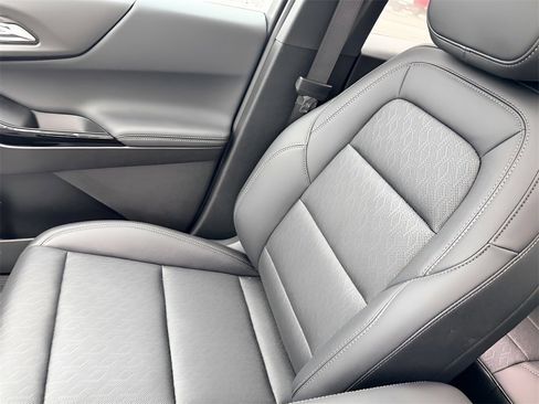 New 2026 Chevrolet Equinox LT w/ Convenience Package II image 28