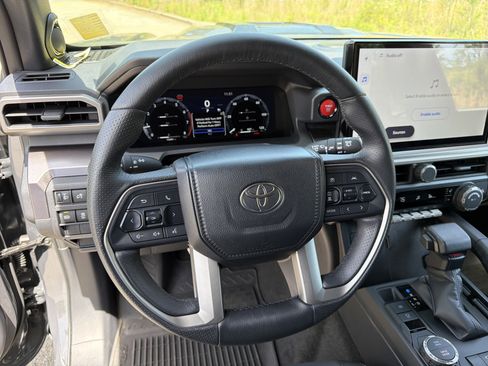 Used 2025 Toyota 4Runner Limited RWD image 25