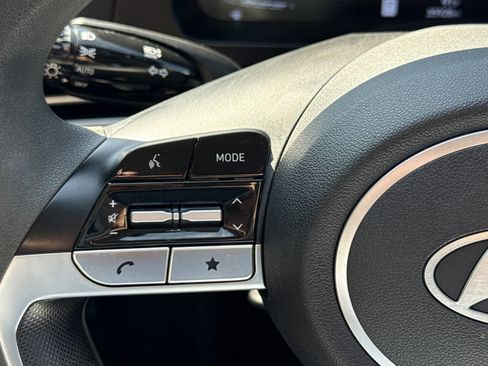 Certified 2024 Hyundai Elantra SE image 20