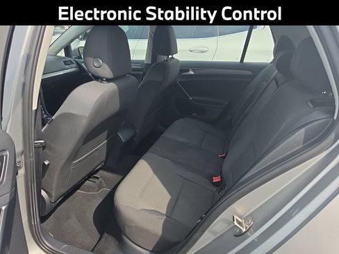 Used 2018 Volkswagen Golf S FWD image 10