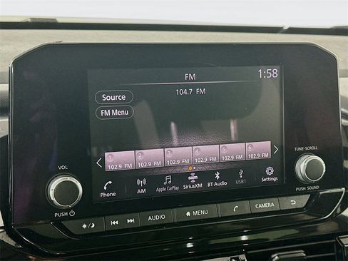 Used 2022 Nissan Pathfinder SV w/ SV Premium Package image 17