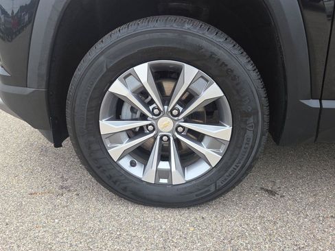 Used 2025 Chevrolet Equinox LT FWD image 11