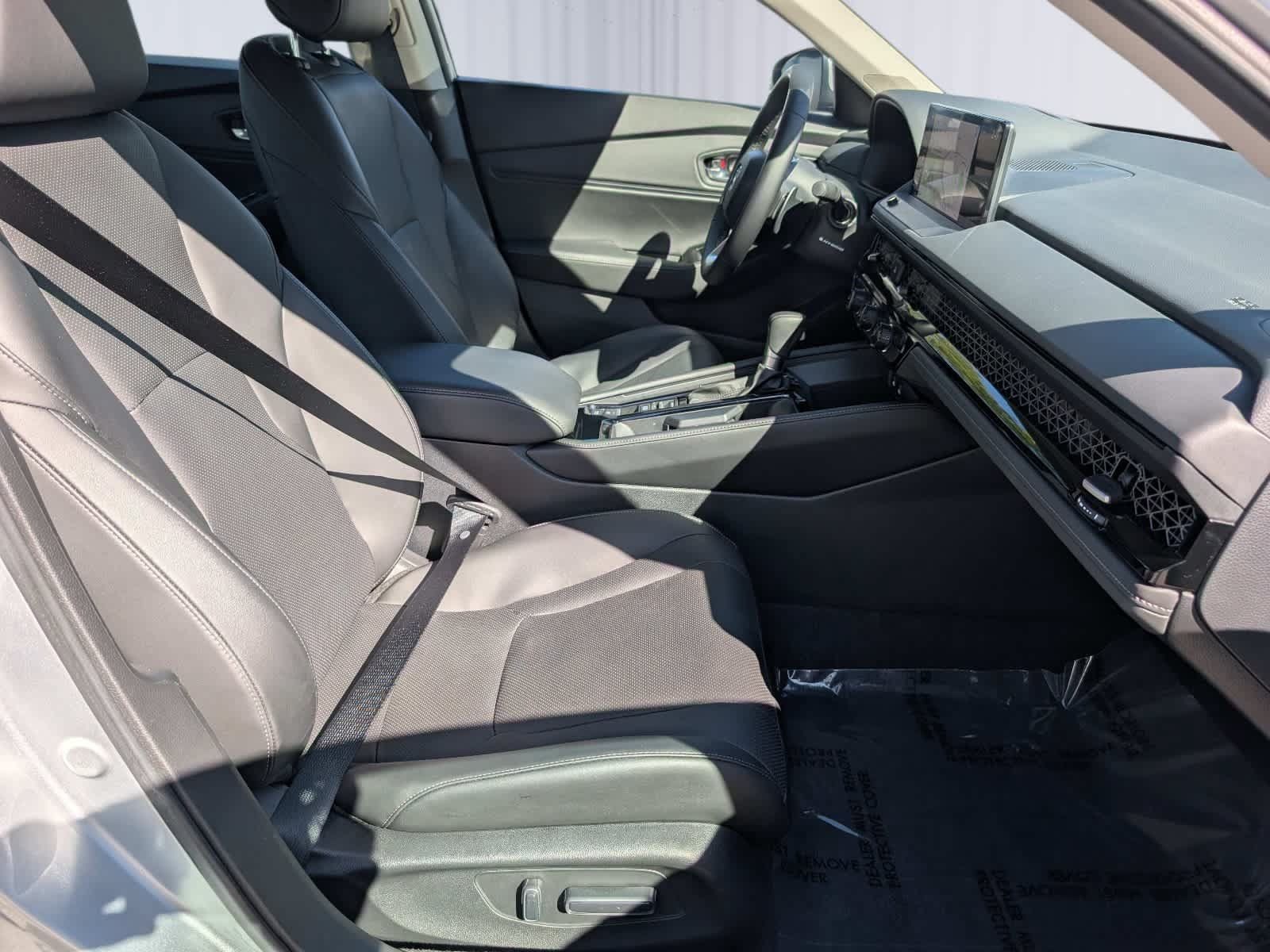 Used 2024 Honda Accord Touring image 11