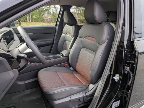 New 2026 Nissan Kicks SR w/ Cold Weather Package FWD image 12