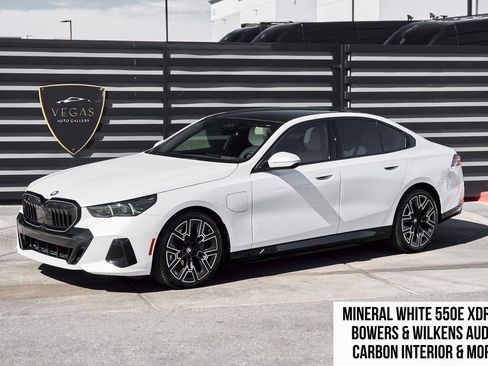 Used 2026 BMW 550e xDrive image 1