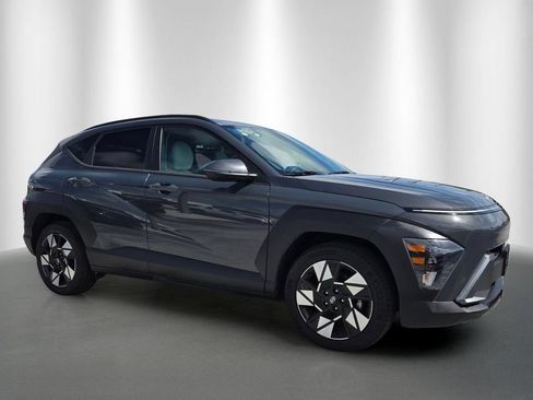 Used 2024 Hyundai Kona SEL FWD image 2