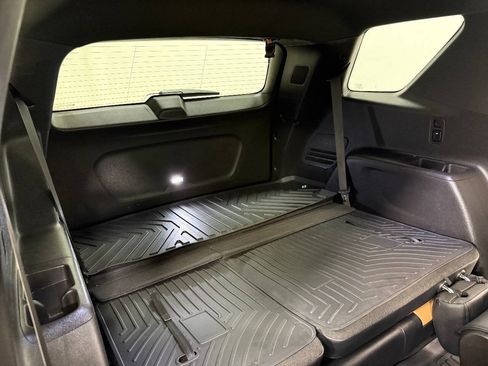 Used 2022 Chevrolet Traverse LT FWD image 82