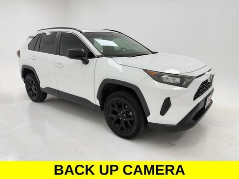 Used 2021 Toyota RAV4 LE FWD image 1