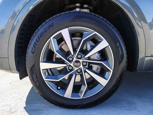 Used 2023 Audi Q5 2.0T Premium w/ Convenience Package image 14