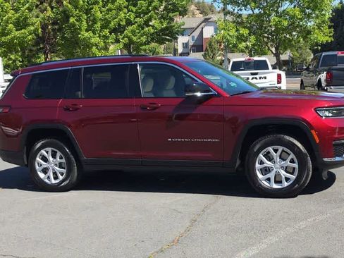 Used 2023 Jeep Grand Cherokee L Limited w/ Trailer Tow Group (B) AWD/4WD image 2