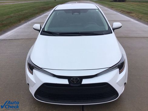 Used 2024 Toyota Corolla LE image 11