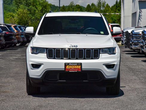 Certified 2017 Jeep Grand Cherokee Laredo w/ Quick Order Package 23E AWD/4WD image 8
