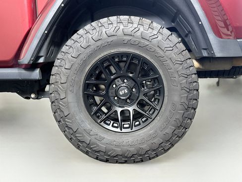 Used 2021 Jeep Gladiator Rubicon AWD/4WD image 16