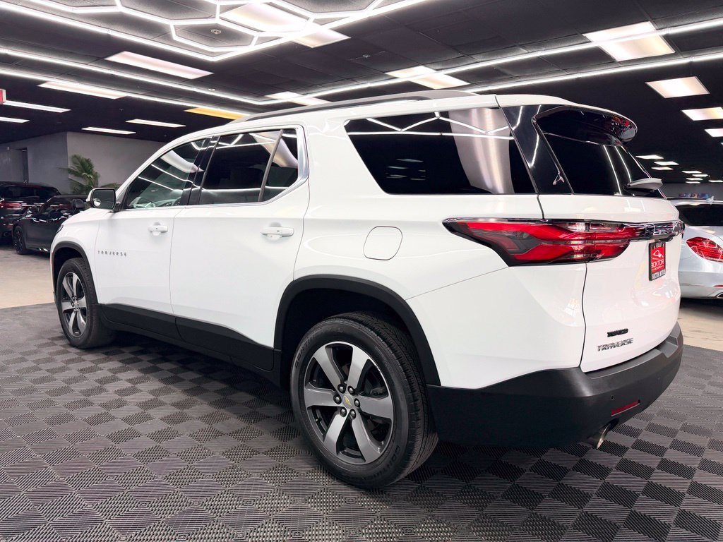 Used 2022 Chevrolet Traverse LT w/ LT Premium Package FWD image 9