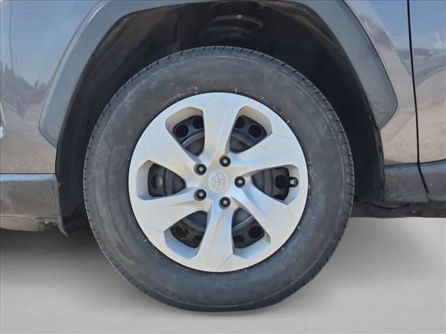 Used 2022 Toyota RAV4 LE AWD/4WD image 22