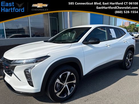 Used 2024 Chevrolet Trax RS FWD image 1