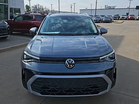 New 2026 Volkswagen Taos SE AWD/4WD image 2