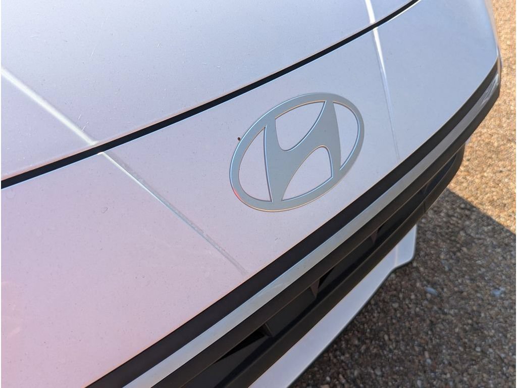 New 2026 Hyundai Elantra SEL FWD image 22