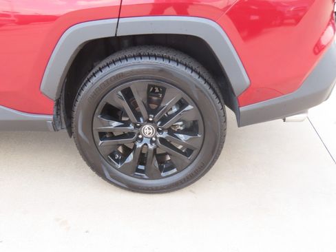 Used 2022 Toyota RAV4 XLE Premium FWD image 16