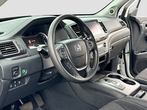 Used 2021 Honda Ridgeline Sport image 4