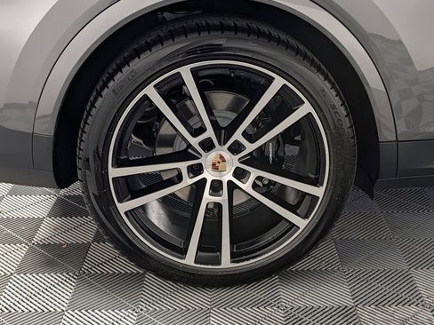 Certified 2025 Porsche Cayenne 3.0T image 68